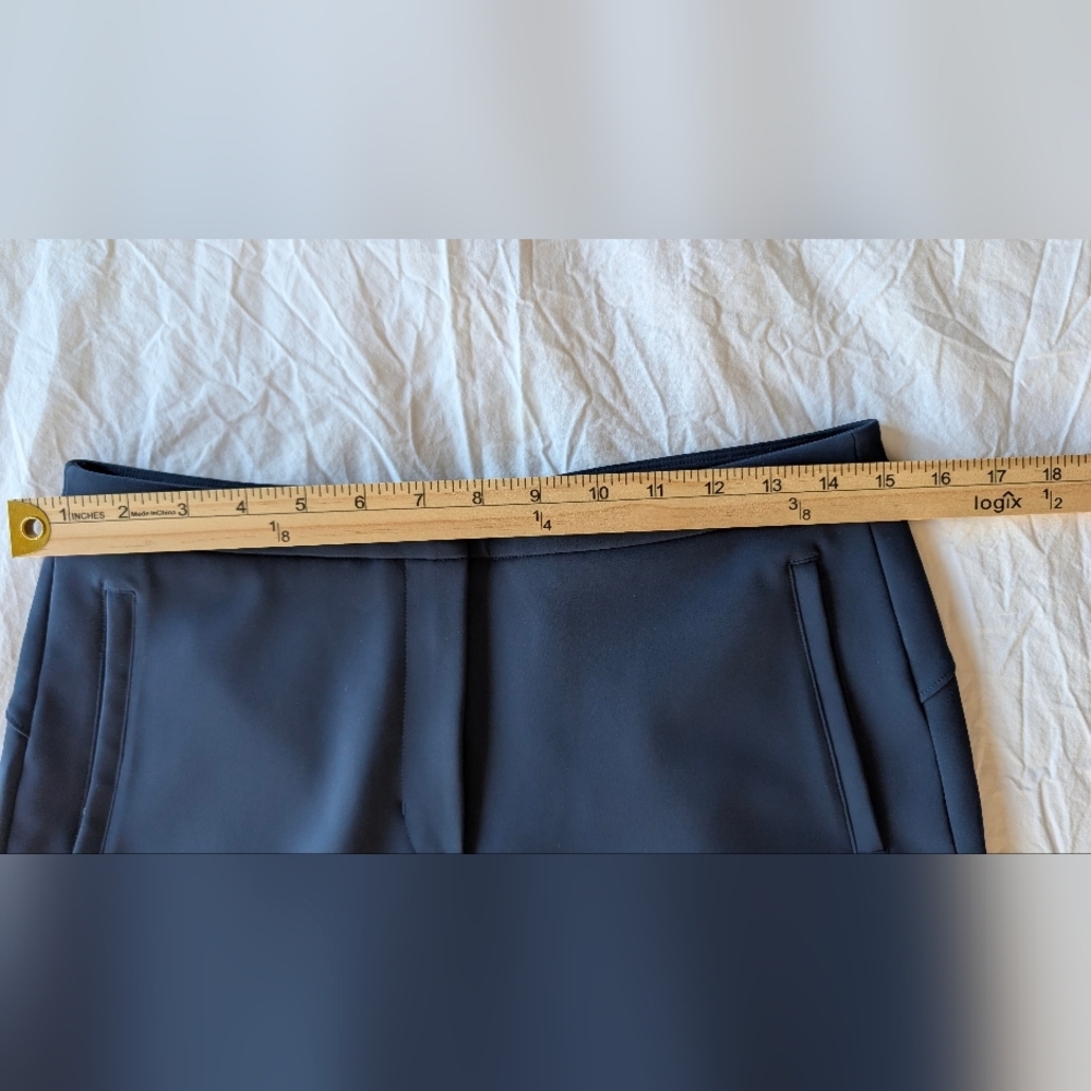 Lululemon On The Move Pant *Lightweight True Navy 💙 color Size 8 Inseam 27" - Picture 9 of 15